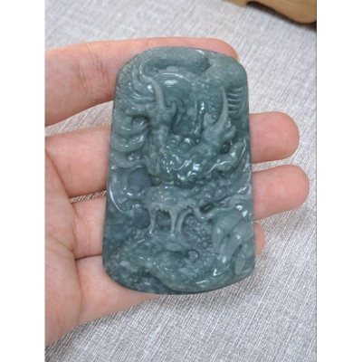 逸品軒～天然玉A貨-Z5864-瓜料龍牌墜子長66.2mm寬40.4mm厚13.4mm?特價2680元?翡翠龍牌寓