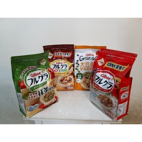 【築夢花世界】-COSTCO 好市多代購 Calbee 卡樂比富果樂水果早餐麥片 ※ 1000g (大包)