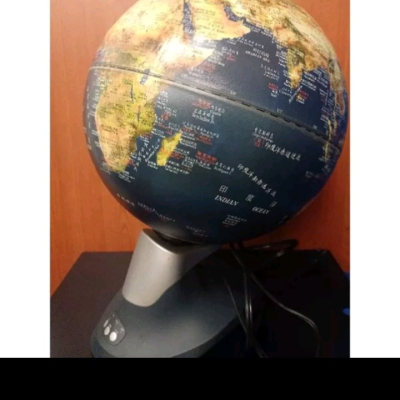 衛星照相地球原貌立體自轉地球儀?