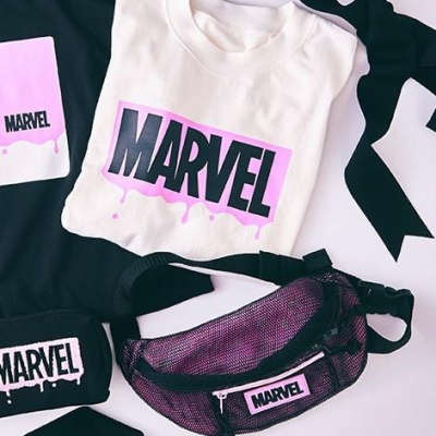 日本 Disney 漫威MARVEL 透氣網格 粉紅運動腰包 拉鍊斜背包
