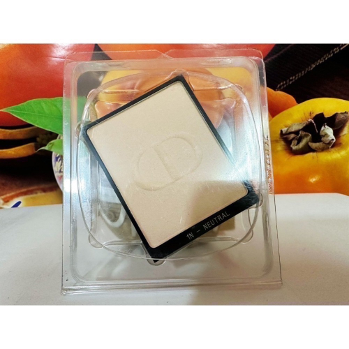 迪奧 迪奧超完美輕透霧粉餅 色號：1.5N, 0N, 1W. 2N全新百貨公司專櫃貨透明盒裝