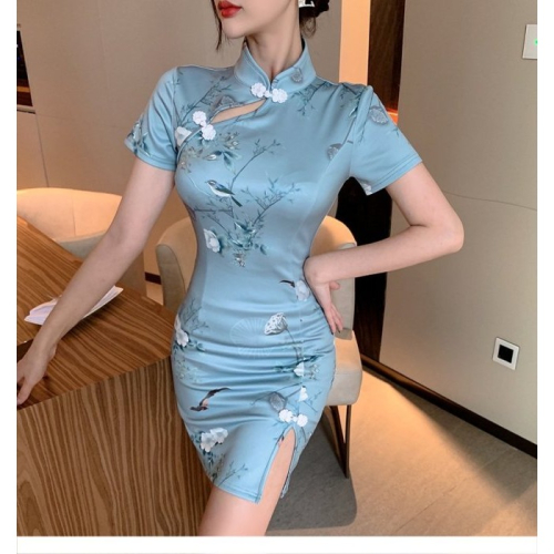 古典美人 唯美 中國風 復古莫蘭迪湖水藍 印花改良式旗袍 迷你短裙 復古風 旗袍趴 女神 開衩 主題趴