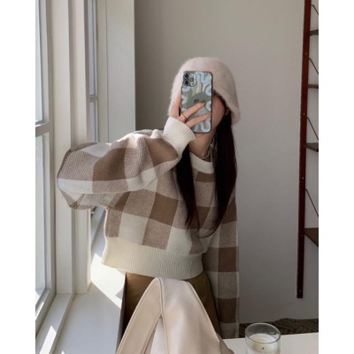 ????? ?????? 奶奶咖 格子短版寬鬆針織毛衣