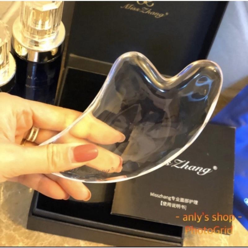 艾美莎莎?台灣現貨 樹脂 特大號 水晶刮痧板 撥筋棒 心形 海豚按摩器 海豚刮痧板 蜜蠟刮痧器 刮痧 按摩板 穴位經絡梳