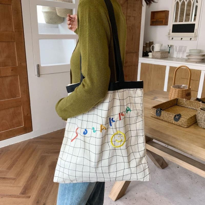 新款 彩色刺繡英文字母笑臉帆布包 塗鴉格子 手繪感女 休閒大容量手提肩背兩用包 學生托特包 百搭 特別 時尚款 小清新