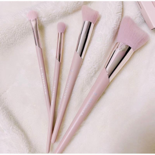 美國代購現貨Fenty beauty化妝刷具 軟毛蕾哈娜暈染刷圓頭眼影刷粉色大面積面部細節刷子200 230