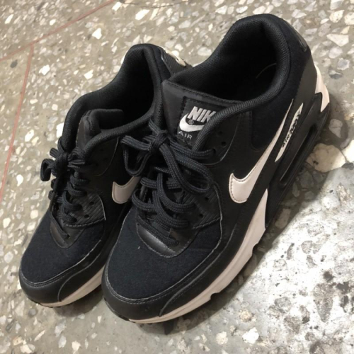 Nike 運動鞋(二手，洗好了）（已售出）