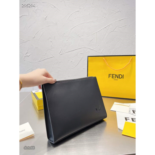 芬迪Fendi手拿包容量很足放現金手機經典設計年輕 經典印花百搭時尚宴會晚宴交換禮物生日禮物出門必備 百搭 簡約