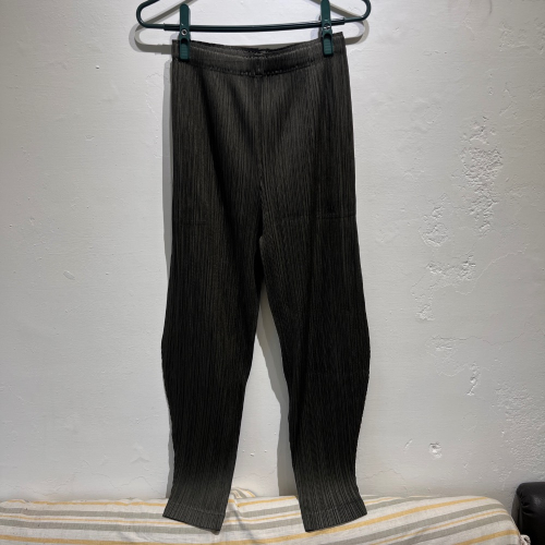 Issey miyake 三宅一生 橄欖綠長褲