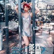 黃子宇 __宇宇的多元宇宙_寫真+DVD 精裝特輯**全新**寫真+DVD