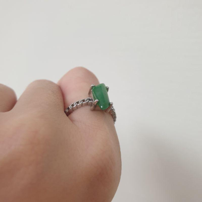 天然緬甸玉A貨-J0132-925銀台翡翠戒指主石:長12.4mm寬5.8mm厚5.8mm?特價2500元▪️活動戒圍
