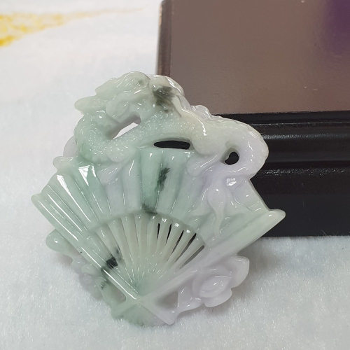 逸品軒~天然緬甸玉A貨-Z6386-春彩龍墜子 長52.9mm寬54.4mm厚10.8mm ♥️售價1680元