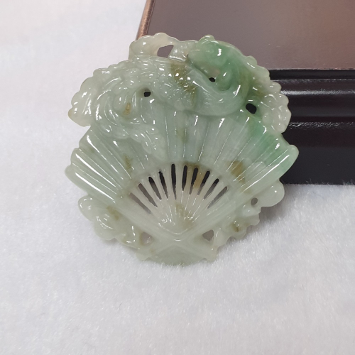 逸品軒~天然緬甸玉A貨-Z6388-飄花帶灑金鳳凰墜子- 長54.5mm寬54.4mm厚8.9mm ♥️售價1680