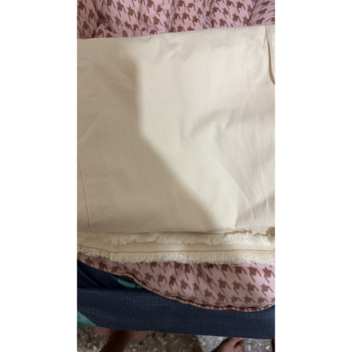 杏色牛仔褲