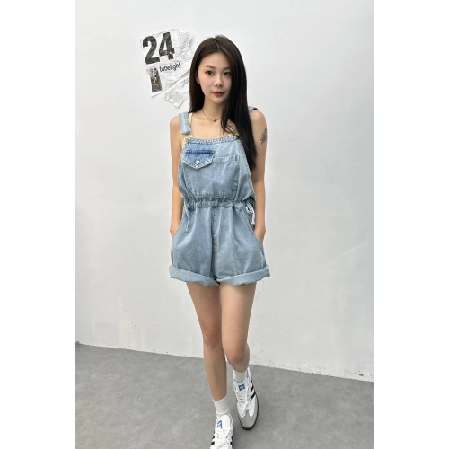 翻滾牛仔吊帶短褲
