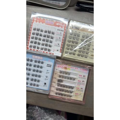 假睫毛+唇線筆