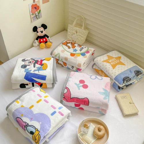 ???現貨實拍 卡通 幼兒園 幼稚園 毛毯 沙發 棉被 法蘭絨 交換禮物 兒童毛毯 牛奶絨休閒 蓋毯 托嬰 午睡毯 毯子