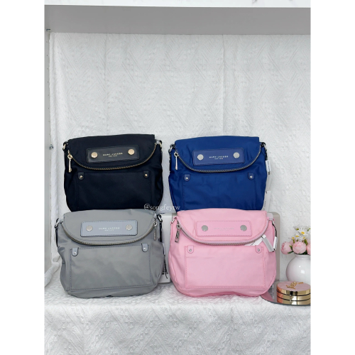 美國代購??台灣現貨 Marc Jacobs 尼龍小豬包 馬鞍包 斜背包