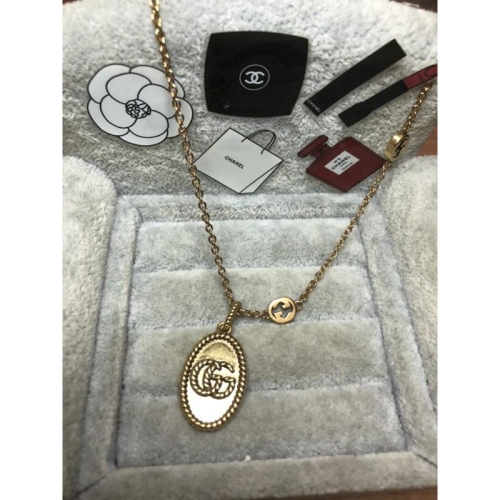 GUCCI 經典 超美 宮廷復古金 橢圓牌 二手 雙G 鎖骨 項鍊