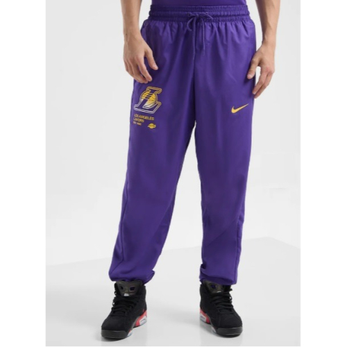 【WS】NIKE NBA LAL 男 湖人隊 KOBE LBJ 運動 籃球 球褲 熱身 風褲 長褲 FQ3702-504