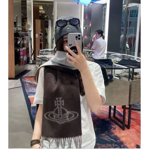 Vivienne Westwood 圍巾 披肩 土星流蘇圍巾?雙面羊毛圍巾雙色刺繡圖案流蘇 非常漂亮很有氣質 ✔️