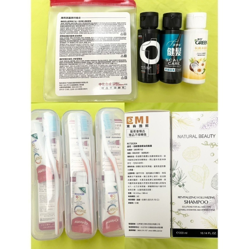 綠的抗菌旅行組合$35、高露潔旅行牙刷牙膏組$30、活絡豐盈精油洗髮露$80