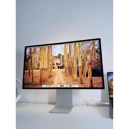 Kuycon 4k 32吋鏡面 144hz 背面簡約款 VESA款