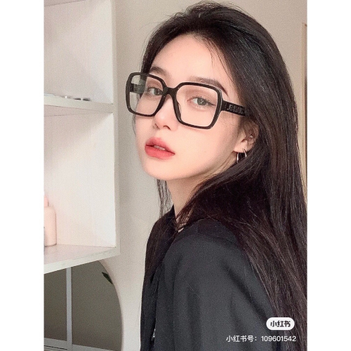 小香眼鏡框這也太顯臉小了吧，好適合大臉佩戴～ ch5408 素顏神器? 時髦的懶惰感也太?️了