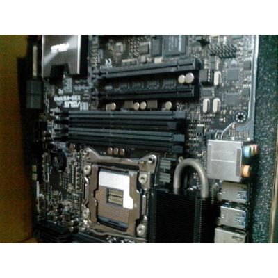 Asus 華碩 x99-ws/ipmi 伺服器主機板 極致超頻效能與遠端伺服器管理