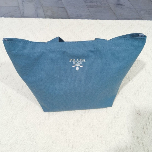 Prada VIP漂亮贈品禮? 手提包 手提袋 方便實用！便當袋 水餃包 高級贈品包 高級灰藍 貴氣休閒