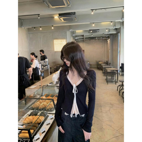 想要什麼風格我都有? ?️層次感蕾絲兩件式上衣