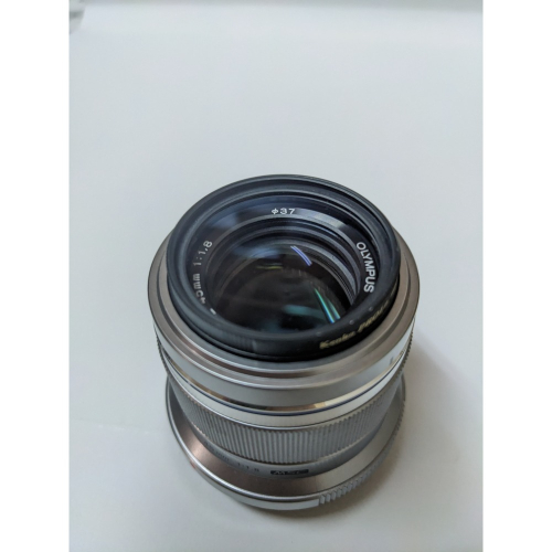 Olympus 45mm F1. 8