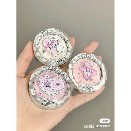 花洛莉亞Flortte Bunny?聯名 單色高光粉餅 自然提亮面部