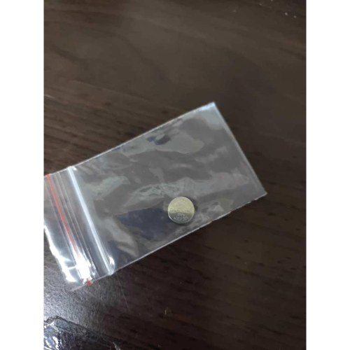鈕扣型電池 指針是手錶使用 兩個月前新購 因手錶寄到國外,因此拆下