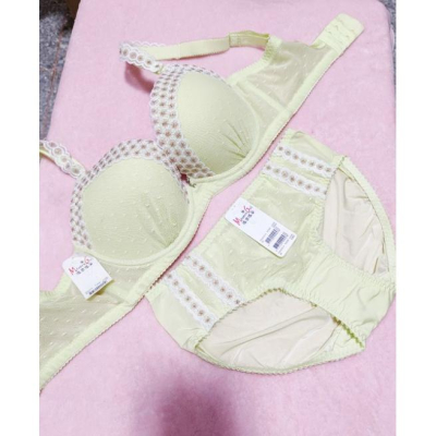 瑪登瑪朵我挺妳集中包覆70D/32D/75E/34E內衣/M內褲成套