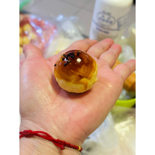 迷你版蛋黃酥～超Q超可愛ㄧ盒8入