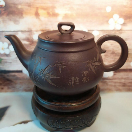 ?宜興紫砂廠 黑星土 燈蘭壺?底款：中國宜興 豆干章 蓋款：洪泉 泥料：黑星土 宜興 宜興壺 紫砂壺 茶壺 茶具