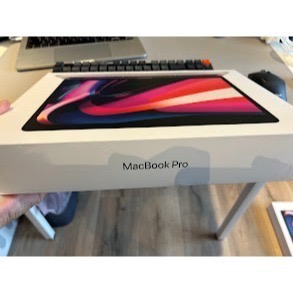 Macbook Pro 13＂ 16/512