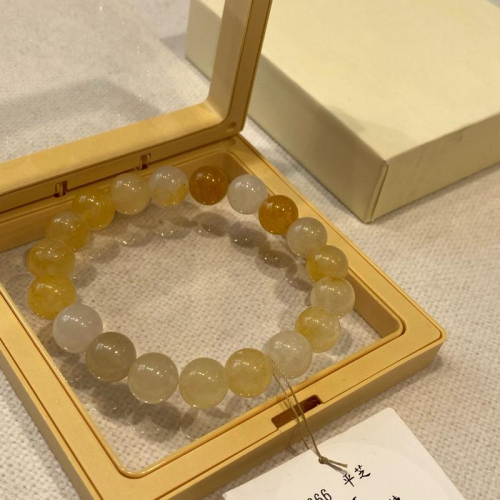 大學生賣水晶｜黃玉 百貨水晶 現貨 原相機直拍 無濾鏡 最真實的照片 最優惠的價格