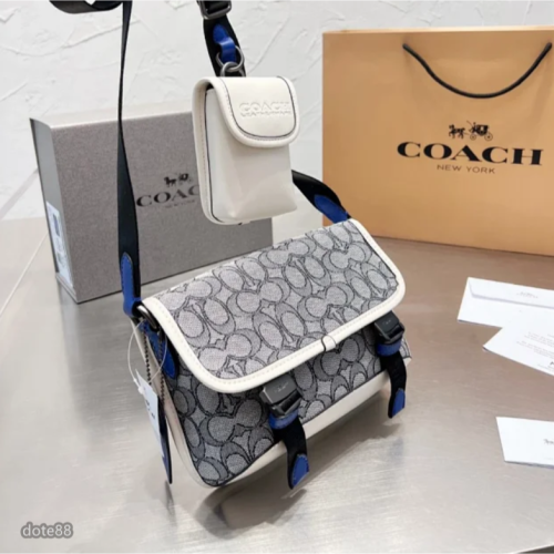 【coach】蔻馳男士女士經典馬蹄印花多配色翻蓋雙卡扣斜挎包單肩包郵差包相機包經典印花大容量輕便實用出門必備送男友禮物