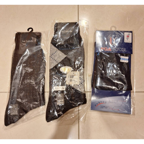 全新商品, 紳士襪三雙（兩雙毛料、一雙棉紡）, 三雙打包一起賣, 適合尺碼24-26