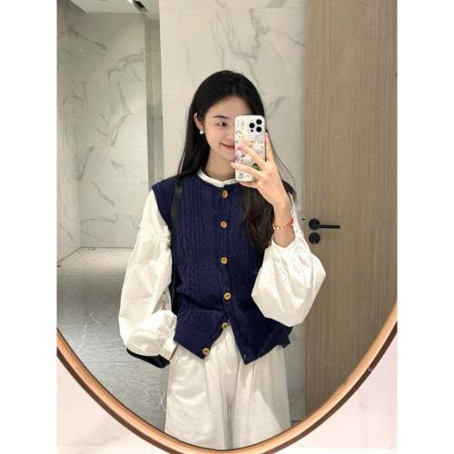 ????｜現貨♡甜美慵懶感藏藍色針織毛衣背心+白色花邊襯衫兩件式上衣