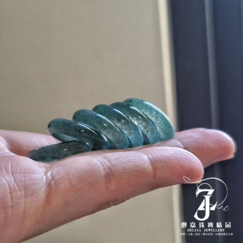 翡翠 戒指 福利 完美 威藍綠色 玉戒 有棉但透 16.2~17.3圍 內徑 瓜料 天然A貨 戒圈 飄綠花