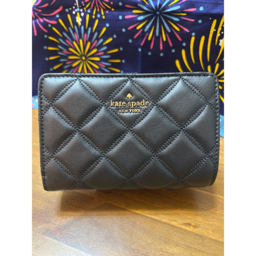 Kate spade 金屬桃心LOGO菱格絎縫設計小牛皮 中夾