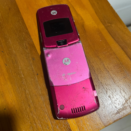 MOTOROLA V3 手機空機 故障品 二手機 維修機 樣品機 故障機 殺肉機 料機 不開機 零件機 整台賣 報廢機