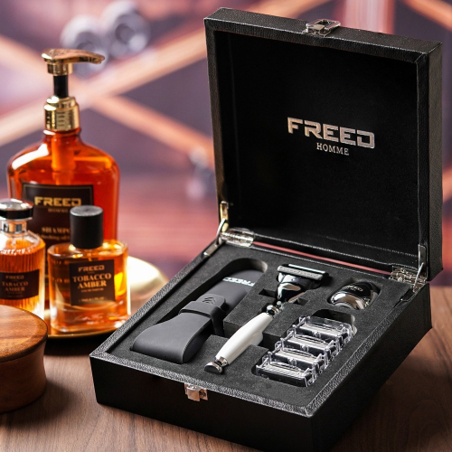 【FREED】兩週年特仕款 尊爵四件組刮鬍刀禮盒 - 珍珠白