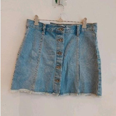 Forever 21淺色牛仔短裙排扣短裙27號