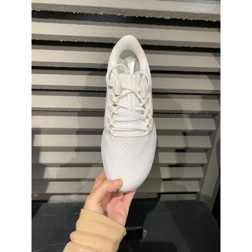 (豆兒）Nike 慢跑鞋 （小飛馬38）us6