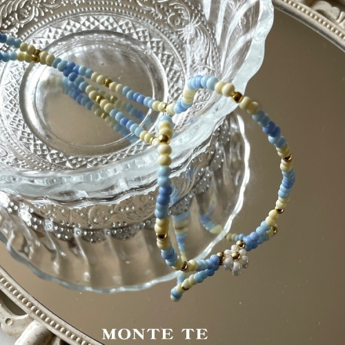 項鍊【MONTE TE手作飾品】 ✨小花淡藍柔系撞金珠串珠項鍊-現貨