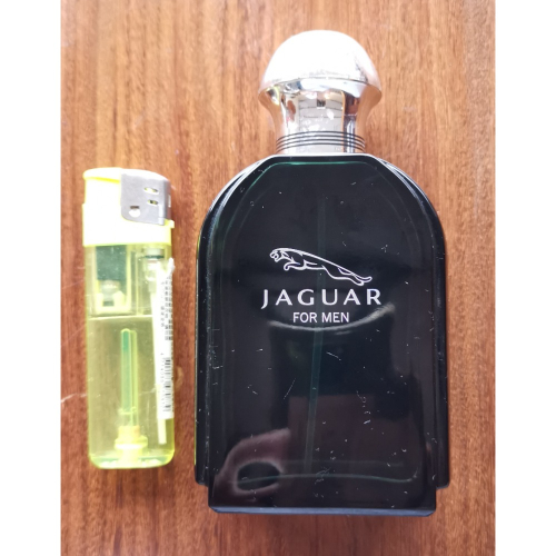 二手香水，德國製造/男用Jaguar噴式香水100ml裝，餘量約10 ml（目視粗估）